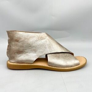 Born Womens 10M Iwa Gladiator Sandals Shoes Metallic Gold Leather Flats Zip Boho